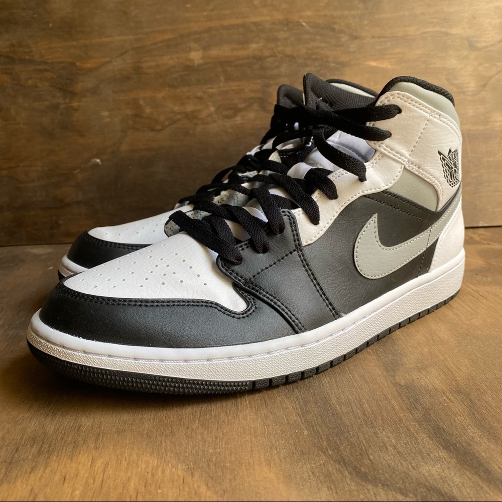 Nike Jordan mids